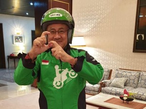 Berseragam Go-Jek, Dubes Jepang Cerita Pesanan Favorit di Go-Food