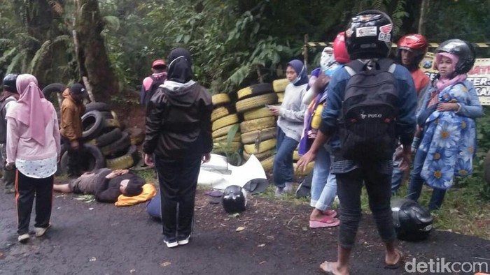 Motor Rem Blong Di Jalan Ke Kawah Ijen Memakan Korban Satu Anak Tewas Motor Rem Blong Di Jalan Ke Kawah Ijen Memakan Korban Satu Anak Tewas