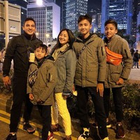 Beda keyakinan nyatanya tak menjadi penghambat dalam hubungan Frans Mohede dan Amara. Pada 1 Desember 1999 Frans dan Amara memutuskan untuk menikah di Hongkong. Frans sendiri menganut agama Kristen, sementara Amara adalah seorang Muslim. Foto: instagram