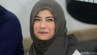 Senyum Vanessa Angel saat menggelar syukuran. Foto: Ismail/detikHOT