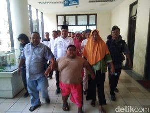 Berat Badan Satia, Bocah Obesitas Karawang Naik Jadi 101 Kilogram