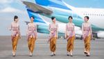 Potret Cantik Pramugari Garuda Dalam Balutan Kebaya
