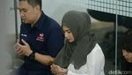 Syukuran Bebas dari Penjara, Vanessa Angel Berjilbab