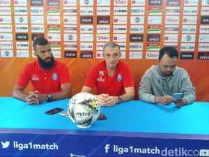 Arema Pertahankan Duet Dedik-Comvalius untuk Menjamu Perseru Badak Lampung