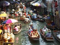 Pasar terapung di Thailand