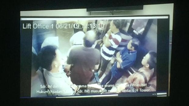 Terekam Kamera CCTV, Begini Kronologi 'Plesiran' Idrus di RS MMC