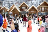 Libur Lebaran 2019, Trans Snow World Dipadati 24 Ribu Pengunjung