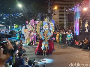 Meriah! Semarang Night Carnival 2019 Diikuti 4.128 Peserta