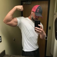 Diet ketogenic dijalaninya dengan menghindari makan karbohidrat seperti roti dan pasta. Jeremiah hanya fokus menyantap protein hewani dan lemak sehat. Foto: Instagram/@jeremiahpetersonmontana