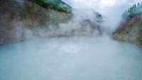 Boiling Lake terletak di kawasan Taman Nasional Morne Trois Pitons, 40 km dari ibukota Roseau, dimana sebenarnya ini merupakan danau vulkanik. Boiling Lake terbentuk dari hasil letusan gunung api zaman dahulu, yang disinyalir aliran magma yang kuat di dasar tanah. (iStock)