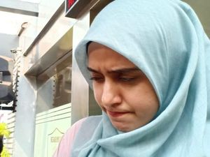 Jadi Saksi di Sidang Trio Ikan Asin, Fairuz Menangis
