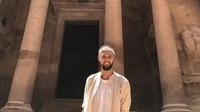 Perjalanan kembali dilanjutkan ke Kota Kuno Petra di Yordania. Jamie mengaku menangis hari begitu sampai di depan gerbang kota ini. (Jamie Ather/BBC)