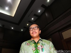 Momen Imam Nahrawi Main Kotor-kotoran dengan Mobil Offroad
