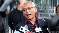 KPK kembali memanggil anggota Fraksi PDIP DPR Arif Wibowo terkait kasus dugaan korupsi proyek e-KTP. Arif dipanggil sebagai saksi untuk tersangka Markus Nari.