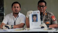 Kombes Argo Yuwono mengatakan, petugas terpaksa menembak J karena ia berusaha melawan saat akan ditangkap di kontrakannya di daerah Depok, Jawa Barat.