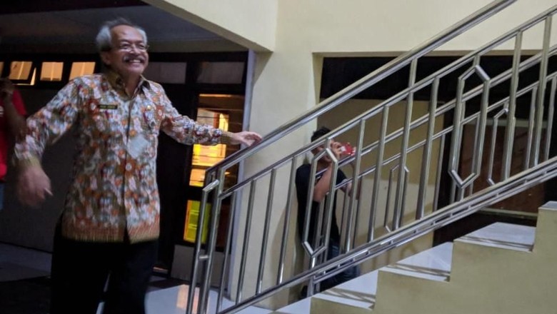 Diperiksa KPK, Sekda Mojokerto Dicecar soal Tunjangan Bupati Mustofa Diperiksa KPK, Sekda Mojokerto Dicecar soal Tunjangan Bupati Mustofa