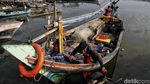 Begini Aktivitas Nelayan di Proyek Tanggul Laut Cilincing
