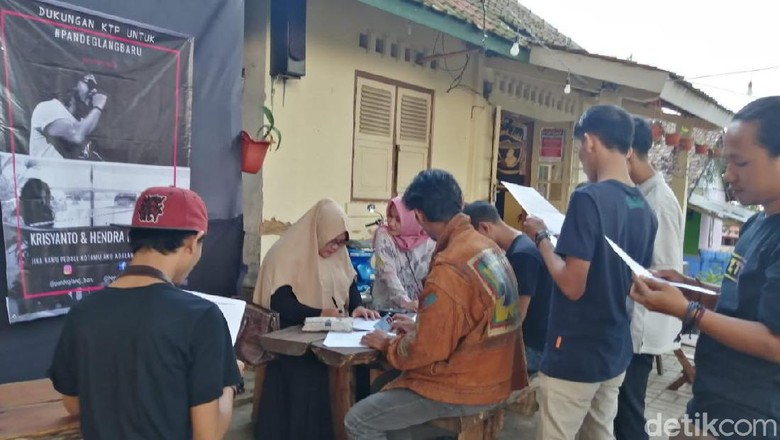 Nyalon Bupati Jalur Independen, Vokalis Jamrud Sudah Kumpulkan 2.000 KTP Nyalon Bupati Jalur Independen, Vokalis Jamrud Sudah Kumpulkan 2.000 KTP