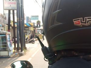 Alat Ini Bikin Helm Canggih Bisa Ngobrol Tanpa Teriak di Jalan