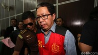 Mantan Plt Ketum PSSI itu dituntut 2,5 tahun penjara.