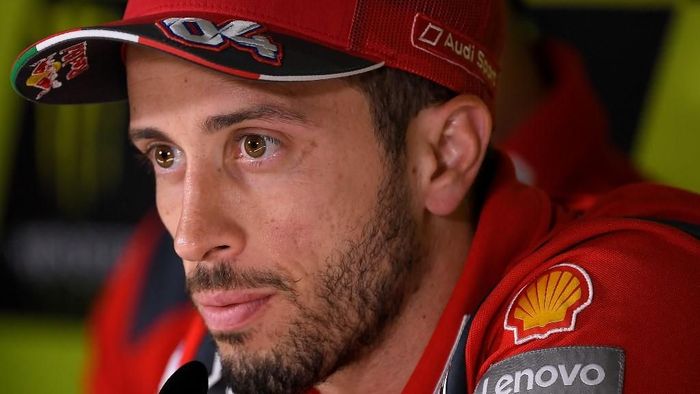 Andrea Dovizioso menilai Ducati tak cukup cepat untuk menyaingi Marc Marquez (Foto: Lluis Gene / AFP) Andrea Dovizioso menilai Ducati tak cukup cepat untuk menyaingi Marc Marquez (Foto: Lluis Gene / AFP)