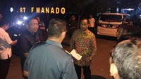 Menhub juga berkesempatan menanyakan beberapa SOP dari kegiatan KSOP Ambon, mulai dari perijinan sampai beberapa fasilitas yang tersedia. Menhub meminta agar proses perizinan bisa dipercepat. Istimewa/Kemenhub.