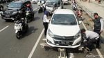 Parkir Sembarangan, Belasan Mobil Diderek Dishub