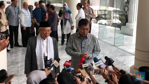 Ssst... JK Berikan 'Goodie Bag' ke Ma'ruf Amin, Apa Isinya?