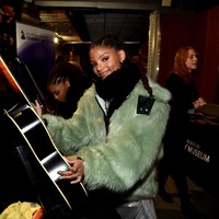 Dalam film yang akan mulai syuting pada awal 2020 tersebut, wanita yang pernah jadi penyanyi pembuka untuk konser Beyonce tersebut akan beradu akting dengan Jacob Tremblay, Awkwafina, dan Melissa McCarthy.  Foto: Getty Images