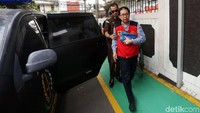 Adapun hal yang memberatkan tuntutan, Jokdri dinilai mempersulit proses penyidikan di perkara lain yang ditangani tim Satgas Antimafia Bola. Sedangkan hal yang meringankan, Jokdri mengakui perbuatannya sehingga memperlancar persidangan dan berlaku kooperatif.