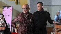 Dorodjatun memenuhi panggilan KPK untuk diperiksa sebagai saksi kasus dugaan korupsi terkait surat keterangan lunas Bantuan Likuiditas Bank Indonesia (SKL BLBI).