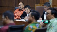 Imam bersaksi untuk terdakwa dengan terdakwa Mulyana, Adhi Pramono dan Eko Priyono.