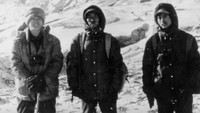 Selama berjalan kaki menyusuri Tembok Besar China, mereka bertiga merasakan cuaca yang panas sampai bersalju hingga kesulitan air (BBC)