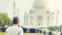 Terbang ke India, Jamie menikmati keindahan Taj Mahal yang eksotis. (Jamie Ather/BBC)