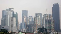 Sementara itu Pemprov DKI tidak menjadikan data tersebut sebagai acuan. Plt Kepala DLH DKI Jakarta Andono Warih mengatakan, kualitas udara di Jakarta secara umum masih moderat. Dia meyakini kualitasnya masih lebih baik dibanding kota besar di negara lain. 