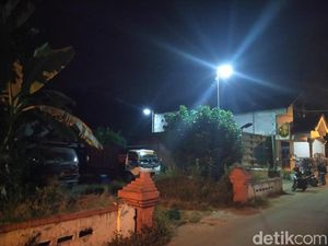 KPK Sita 10 Dump Truk di Garasi Milik Eks Anggota DPRD Mojokerto