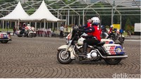 Harley-Davidson Electra Glide. Moge itu menggendong mesin berkapasitas 1.690 cc. Moge polisi itu sudah dilengkapi dengan backrest, MP3 port hingga radio. Foto: Pool/detikcom/TMCPoldaMetro