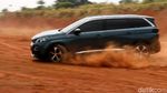Menjajal Ketangguhannya Peugeot 5008