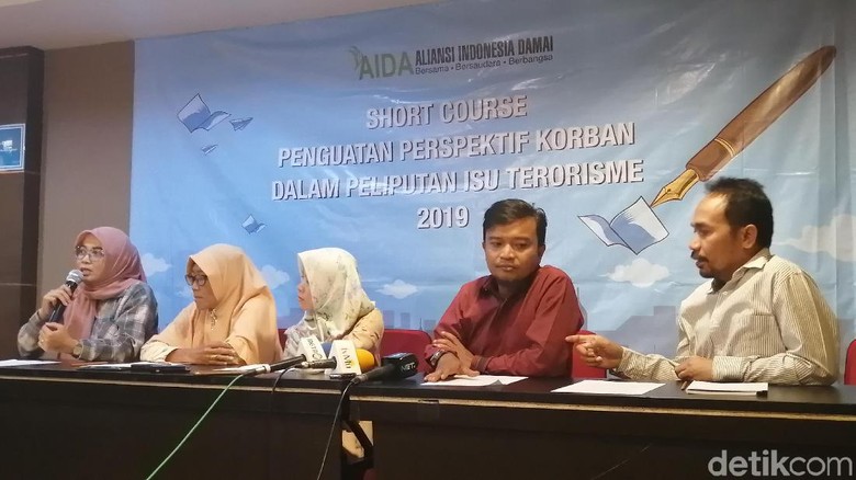 Korban Bom Thamrin-Kampung Melayu Minta Pemerintah Terbitkan PP Kompensasi Korban Bom Thamrin-Kampung Melayu Minta Pemerintah Terbitkan PP Kompensasi
