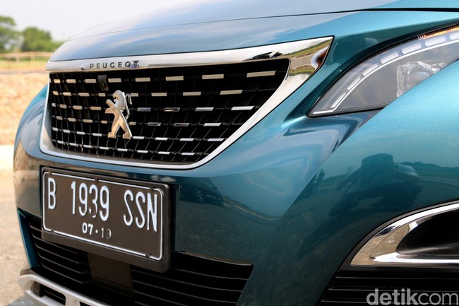 Kotor-kotoran di Tanah Bareng SUV Seharga Rp 800 Jutaan