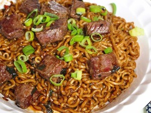 Jjapaguri Sirloin, Mie Instan Mewah Topping Sirloin dalam Film Parasite
