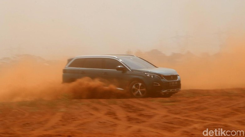 Peugeot 5008 Foto: Dadan Kuswaraharja Peugeot 5008 Foto: Dadan Kuswaraharja