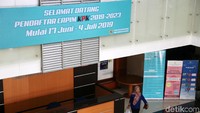  Proses pendaftaran dilakukan secara langsung di sekretariat Panitia Seleksi Capim KPK. Pendaftaran juga bisa dilakukan dengan mengirim berkas permohonan lewat pos ke alamat Sekretariat Pansel Capim KPK atau via e-mail ke panselkpk2019@setneg.go.id.
