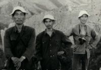 Dong Yao-hui dan dua temannya, Wu De-yu dan Zhang Yuan-hua (BBC)