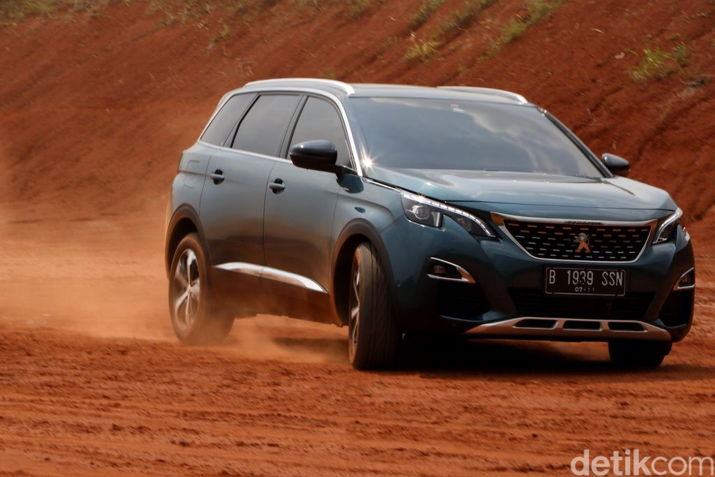 Test drive Peugeot 5008