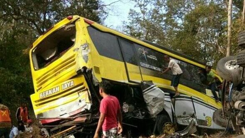 Kecelakaan di Baluran Situbondo Diduga Akibat Rem Blong Kecelakaan di Baluran Situbondo Diduga Akibat Rem Blong