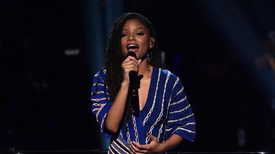Foto: Gaya Seksi Halle Bailey, Pemeran Ariel The Little Mermaid