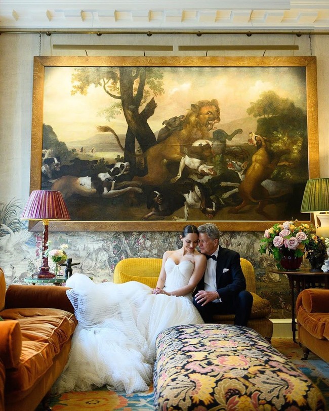 Katharine McPhee menikah dengan pria yang 34 tahun lebih tua darinya itu di Gereja Saint Yeghiche, South Kensington, London. Foto: Instagram/@katharinemcphee