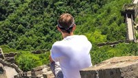 Setelah dari Brasil, Jamie melanjutkan perjalanan ke Tembok Raksasa China. (Jamie Ather/BBC)