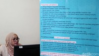 Banner berisi syarat-syarat pendaftaran terpampang di sekretariat Panitia Seleksi Capim KPK, Gedung Utama Sekretariat Negara, Jakarta.
